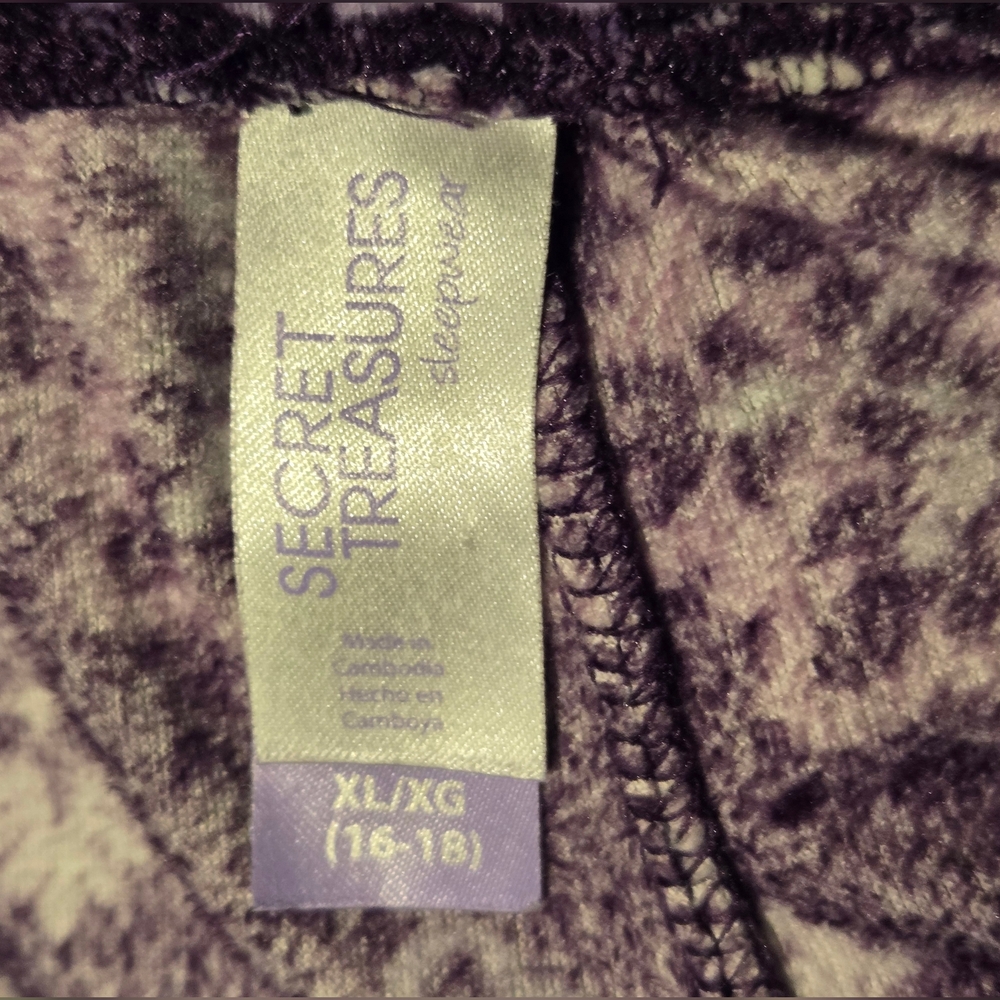 1071 secret treasures pajama set. - Picture 13 of 14
